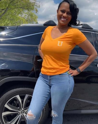 Women’s vneck tee L.I.